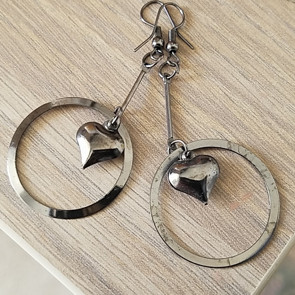 Heart dangling earrings